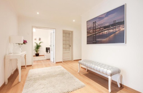 Sao Sebastiao da Pedreira Apartment | Glamorous Apartment Park Ed VII