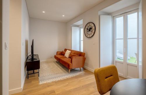 Caparica Apartment | Glasgow Industrial 2BR apartment