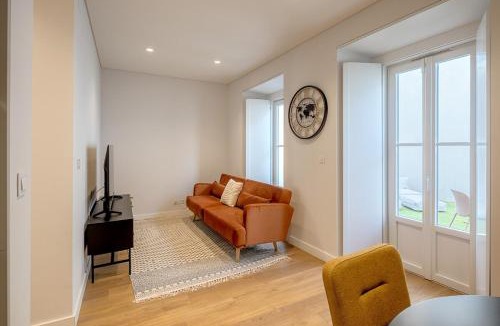Caparica Apartment | Glasgow Industrial 2BR apartment