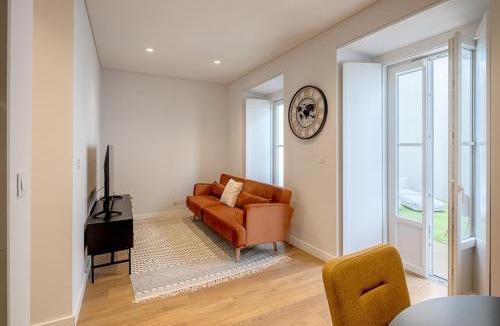 Caparica Apartment | Glasgow Industrial 2BR apartment