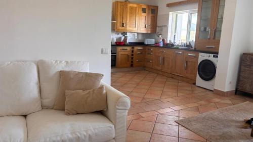 Figueiral Apartment | Golden Triangle Retreat Near Quinta do Lago