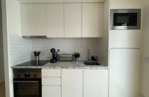 Nazare Apartment | Gorgeous 1 BDR (sleeps 4) w/Ocean View 2 min from the beach