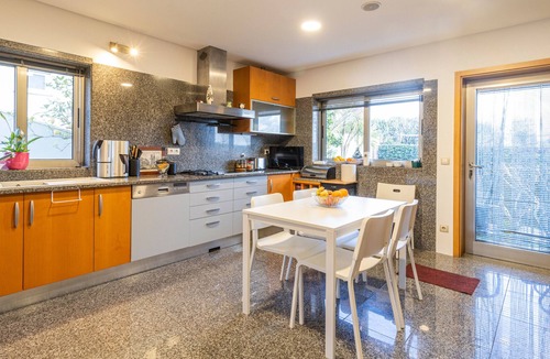 Gondomar Villa | Gorgeous villa Looking to Douro