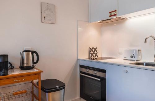Santa Engracia Apartment | Graça Hidden Garden by LovelyStay