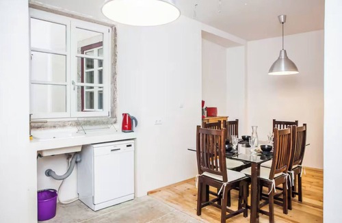 Se Apartment | Grand Historic Alfama Apartment, 4BR, 2WC