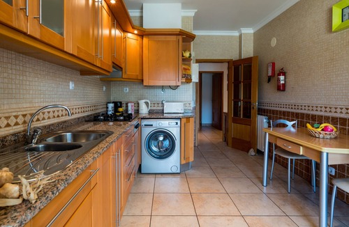Albardeira Apartment | Great spacious apartment with views and shared Swimming-pool.