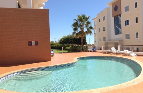Albardeira Apartment | Great spacious apartment with views and shared Swimming-pool.