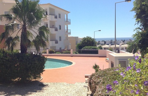 Albardeira Apartment | Great spacious apartment with views and shared Swimming-pool.
