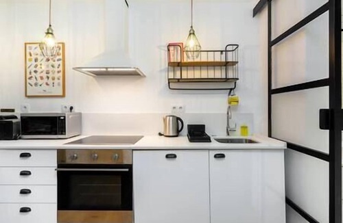 Misericordia Apartment | Green Street 1-Bed | Perfect to explore Lisbon