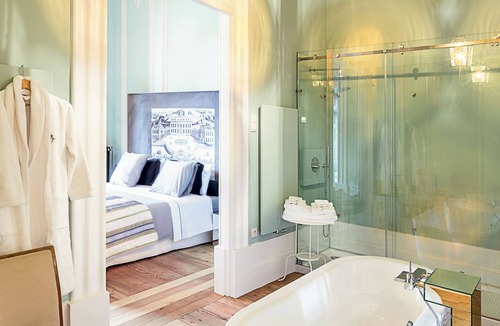 Bonfim Hotel | Green Suite with bathtub - Charm Palace Porto Boutique Guesthouse