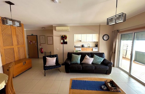 Cabanas Apartment | Ground Floor,South Facing, Central,Pool,Garage,150m to the Sea, Quiet, Air Con.