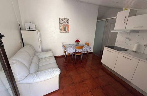 Triana Apartment | GuestHouse AL Santa Catarina, room C, Alenquer