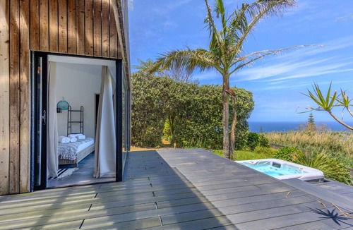 Mosteiros House | GuestReady - Casa do Horizonte