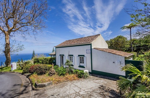 Mosteiros House | GuestReady - Casa do Horizonte