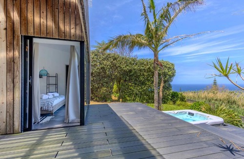 Mosteiros House | GuestReady - Casa do Horizonte