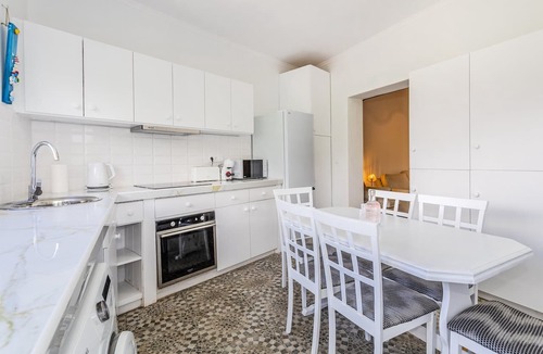 Livramento House | GuestReady-Charming Retreat with Terrace