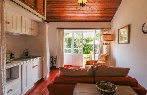 Furnas Apartment | GuestReady - Domus Adepta Charming w/Garden
