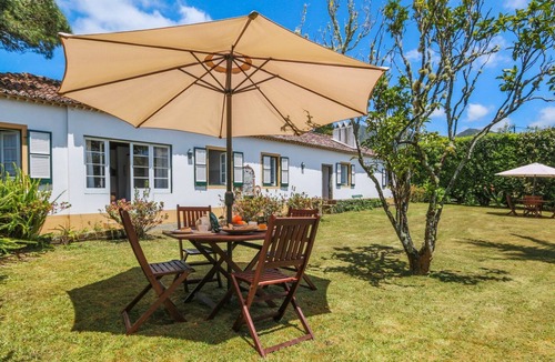 Furnas Apartment | GuestReady - Domus Adepta Charming w/Garden