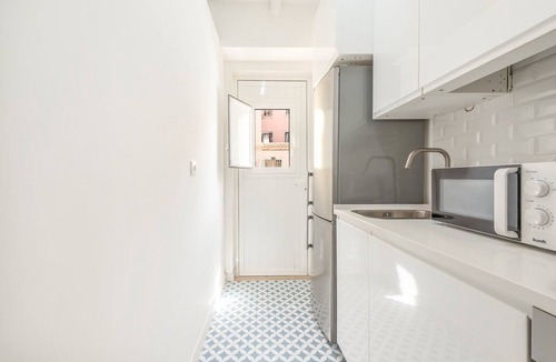 Restelo Apartment | GuestReady - Neoclassical building - Studio CVD