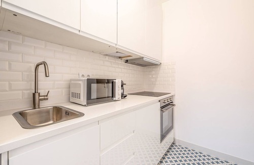 Restelo Apartment | GuestReady - Neoclassical building - Studio RCE