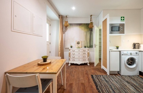 Merces Apartment | GuestReady - Spring Studio