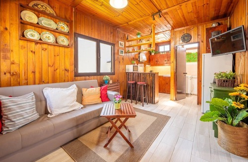 Charneca de Caparica e Sobreda Ski Chalet | GuestReady - Summer Fresco near Telha Beach