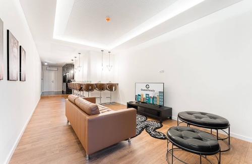 Paranhos Apartment | GuestReady - Uptown suites 3