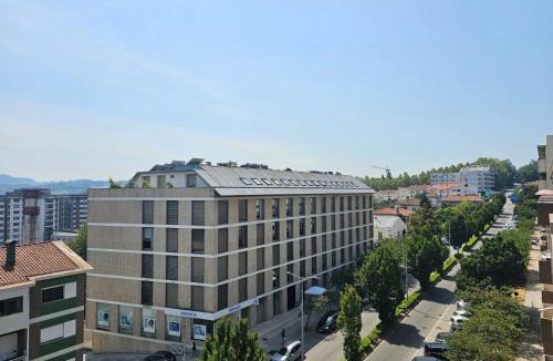 Creixomil Hotel | Guimarães Downtown 2 by LuxiStay