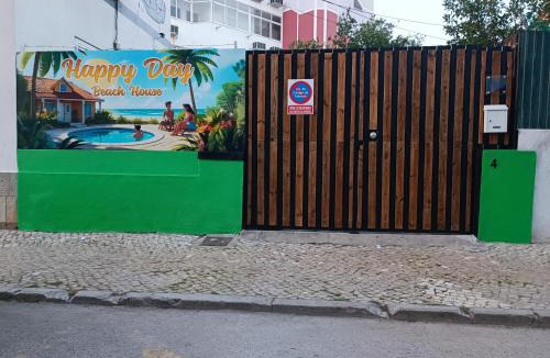 Costa de Caparica Hostel | Happy Day Beach House