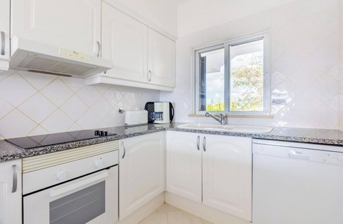 Alpouvar Apartment | Happy House in Clube Albufeira