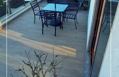 Monserrate Apartment | Hibiscus House