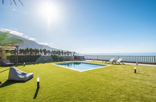 Sao Vicente House | Hilani House by Homie