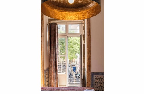 Santa Maria Maior Apartment | Historic 4-Bedroom Apartment Near the Cathedral with an Elevator