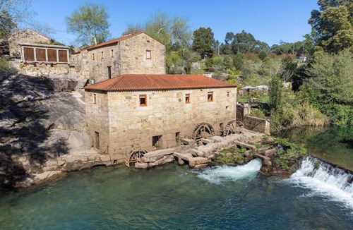 Lanhelas Villa | Historic Riverfront Watermill Private Beach Access