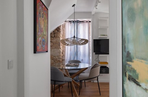 Encarnacao Apartment | Historical Gem in Bairro Alto
