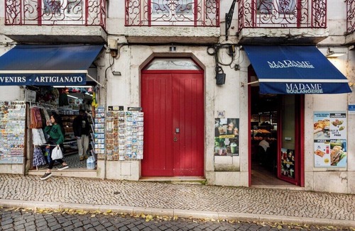 Se Apartment | Historical Lisbon Sé Loft | Top Floor Lifestyle