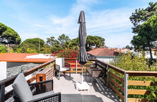 Charneca de Caparica e Sobreda Apartment | Holiday Apartment "Rebelsardine" with Shared Pool and Wi-Fi
