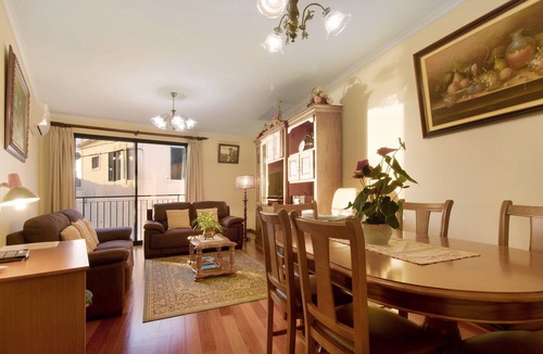Santa Maria Maior Apartment | Holiday Apartment "Palheiro Residence Familiar 1" with Sea View, Balconies & Wi-Fi