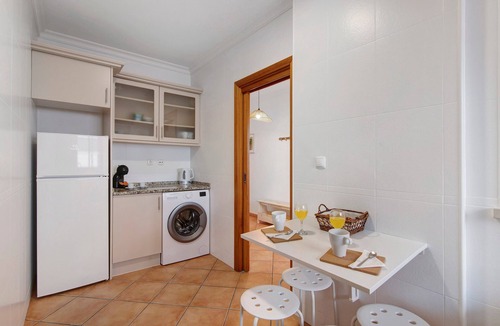 Santa Luzia Apartment | Holiday Apartment "T2 D Apt Amendoeira" with Shared Pool, 2 Balconies and Wi-Fi