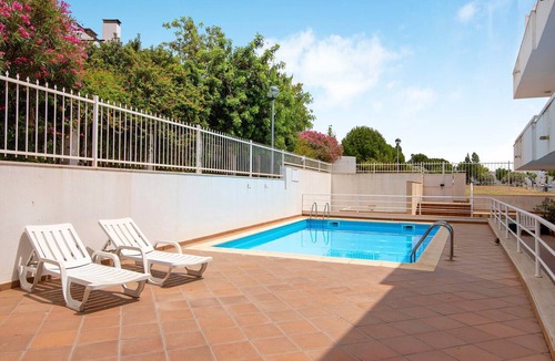 Santa Luzia Apartment | Holiday Apartment "T2 D Apt Amendoeira" with Shared Pool, 2 Balconies and Wi-Fi