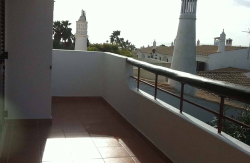 Alporchinhos Apartment | Holiday apartment with air conditioning, balcony, and pool