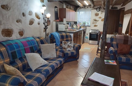Arganil House | Holiday cottage with 2 bedrooms in the village of Alagoa, 1.5 kms from Arganil