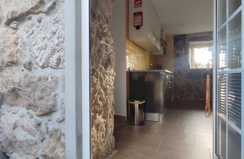 Vila Nova de Cerveira House | Holiday Home 'Cantinho Da Avó' with Mountain View, Private Terrace and Wi-Fi