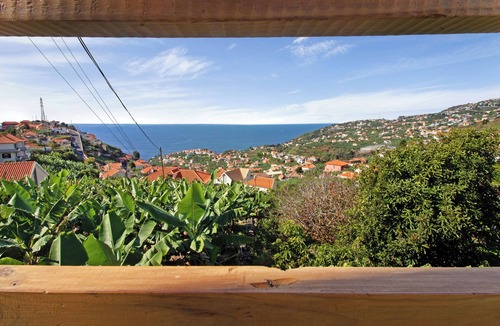 Ponta do Sol House | Holiday Home 'Casa Carreira' with Sea View, Pool & Wi-Fi