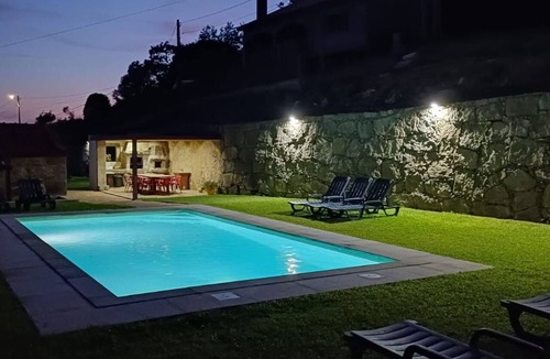Calheiros House | Holiday Home 'Casa Das Regadas - Ponte De Lima' with Mountain View, Wi-Fi and Air Conditioning