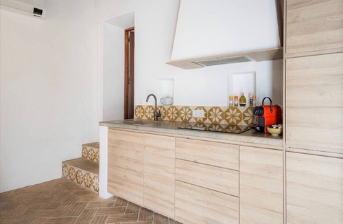 Sao Bras de Alportel House | Holiday Home 'Casa Ferrobo - Amy' with Shared Pool, Wi-Fi and Air Conditioning