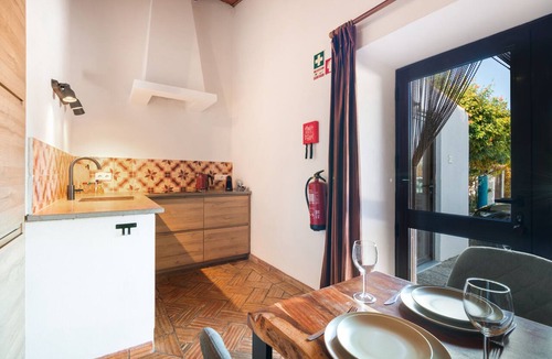 Sao Bras de Alportel House | Holiday Home 'Casa Ferrobo - Gemma' with Shared Pool, Wi-Fi and Air Conditioning