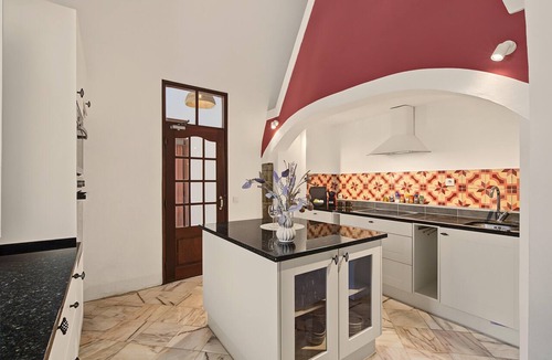 Sao Bras de Alportel House | Holiday Home 'Casa Ferrobo - Lua' with Shared Pool, Wi-Fi and Air Conditioning