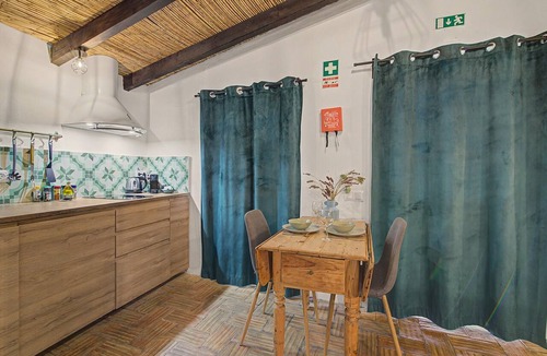 Sao Bras de Alportel House | Holiday Home 'Casa Ferrobo - Lucy' with Shared Pool, Wi-Fi and Air Conditioning