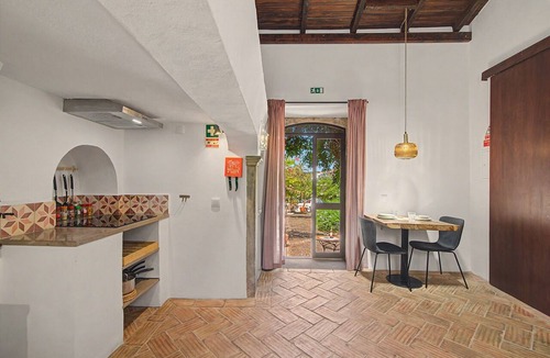 Sao Bras de Alportel House | Holiday Home 'Casa Ferrobo - Samantha' with Shared Pool, Wi-Fi and Air Conditioning